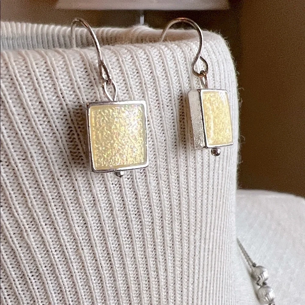 Elegant Gold and Silver Necklace